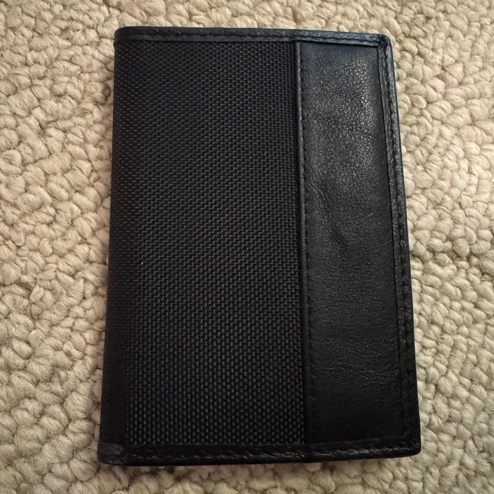 Traveling passport wallet
